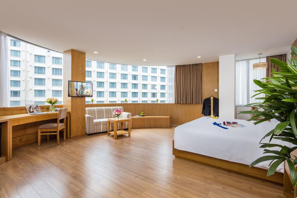 Signature Suite Sun Bath Afternoon Tea & Mini Bar,1257902407:JPEG